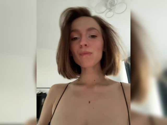EllieTonee