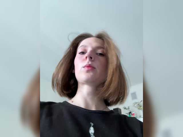 EllieTonee