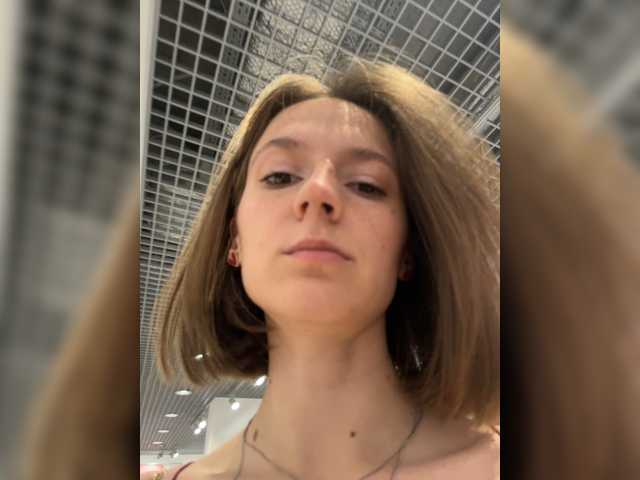 EllieTonee
