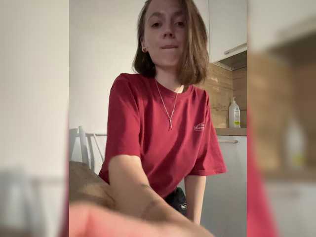 EllieTonee