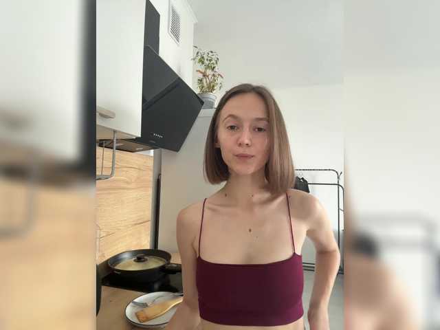 ellietonee