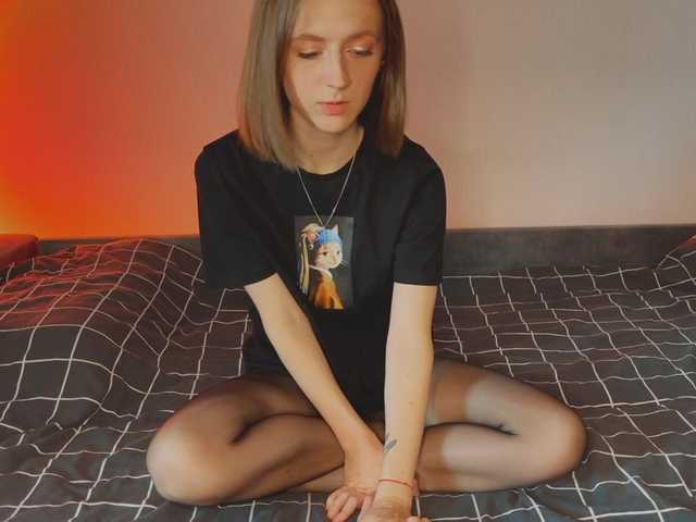 EllieTonee