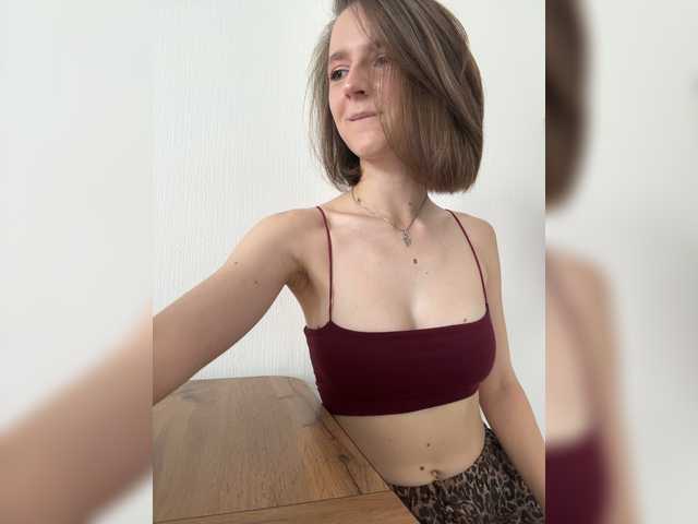EllieTonee