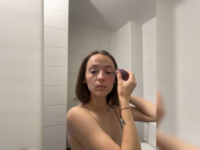 EllieTonee
