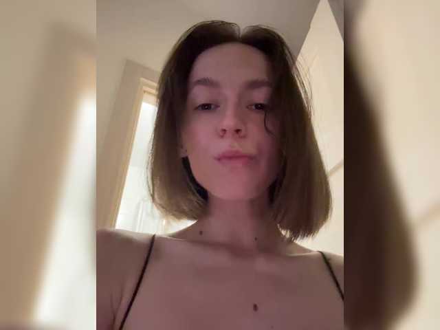 EllieTonee