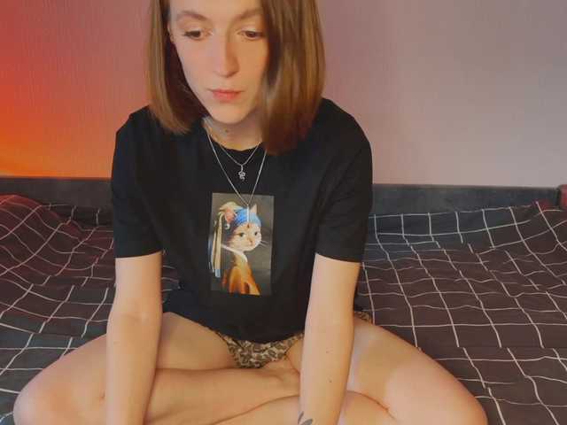 ellietonee