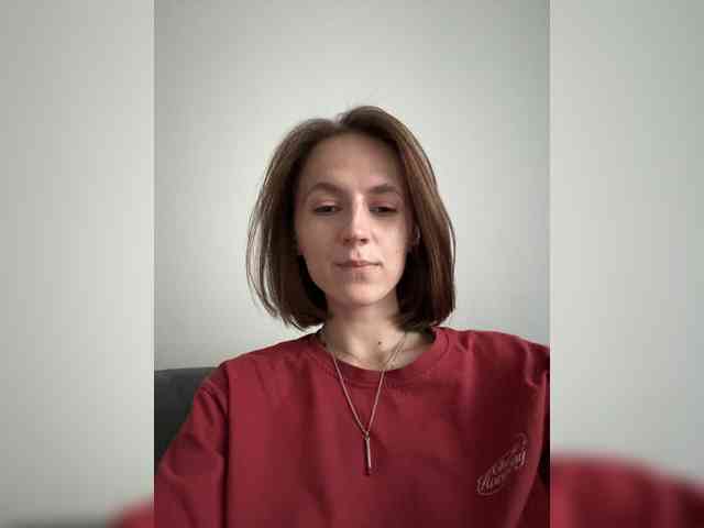 EllieTonee webcam
