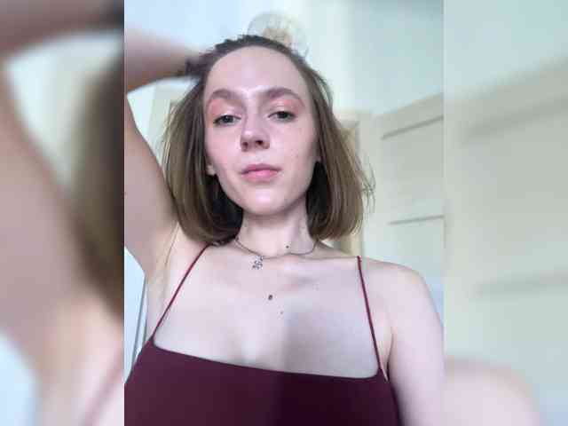 EllieTonee