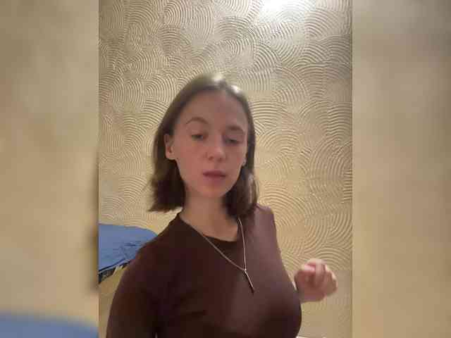 Модель: EllieTonee
