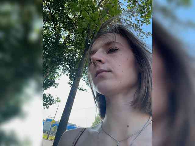 Модель: EllieTonee
