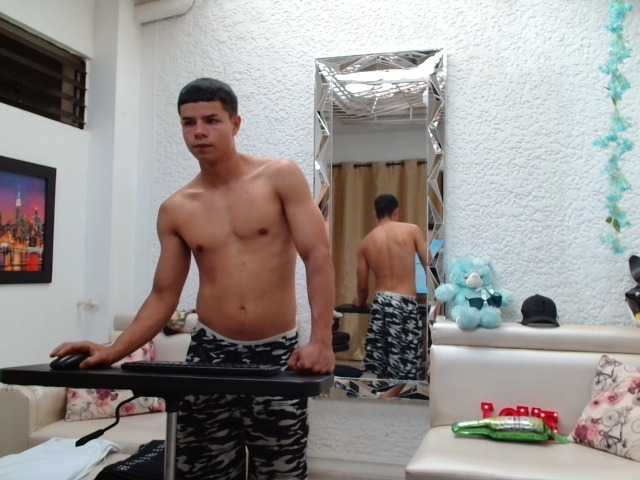 alexander-cr live webcam show