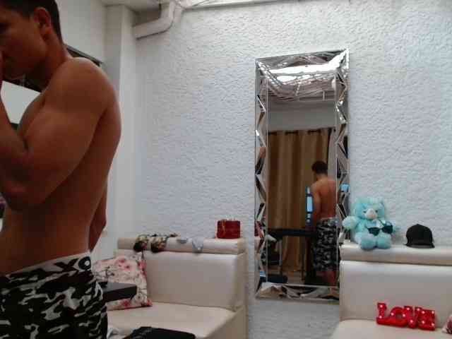 alexander-cr Live Webcam on BongaCams