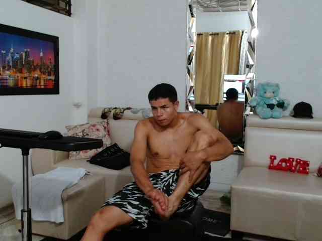 alexander-cr Live Webcam on BongaCams