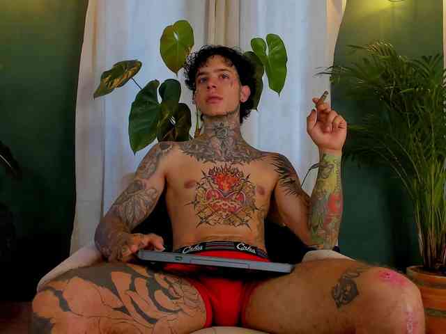 Aronford Live Webcam on BongaCams