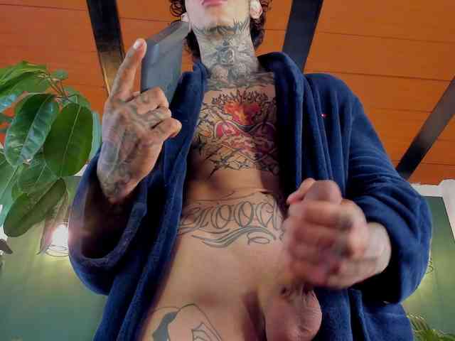 Aronford Live Webcam on BongaCams