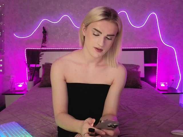vulgarblondee live cam