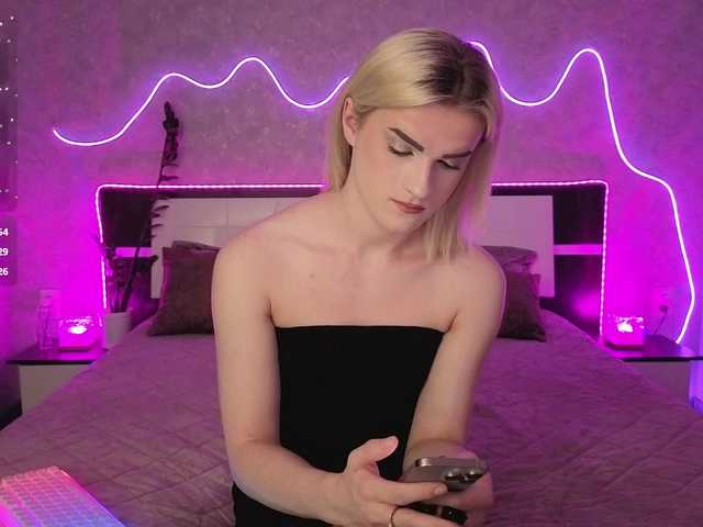 vulgarblondee live cam