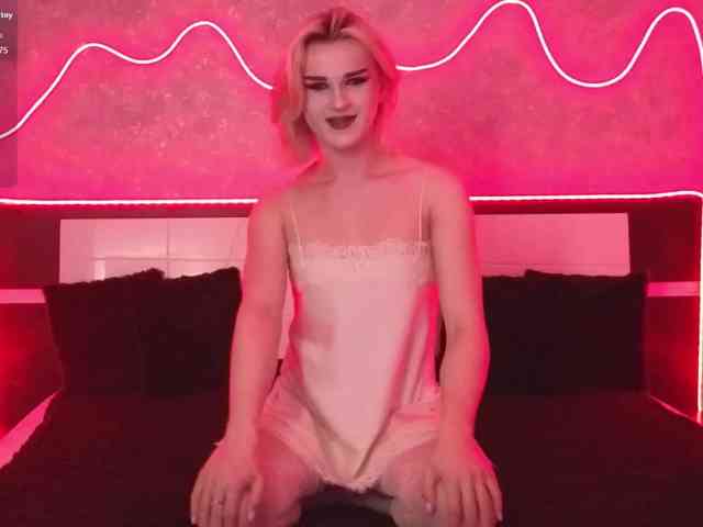 vulgarblondee Live Webcam on BongaCams