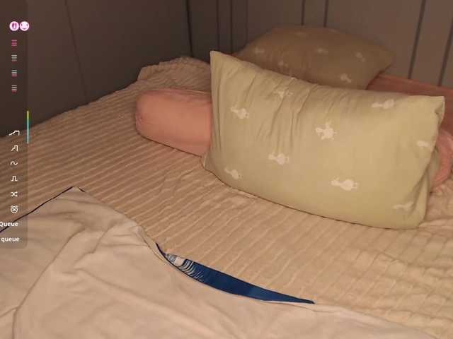 Red-RoxyFoxy live cam on BongaCams