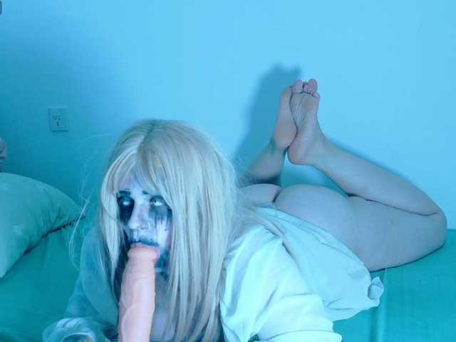 Red-RoxyFoxy live cam on BongaCams