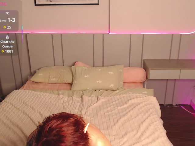 Red-RoxyFoxy live cam on BongaCams