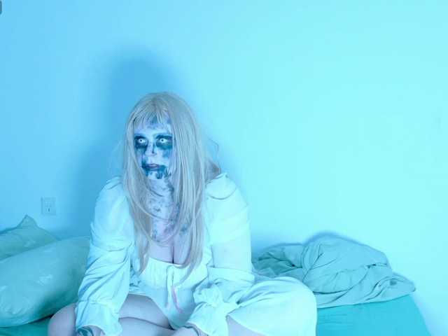 Red-RoxyFoxy live cam on BongaCams