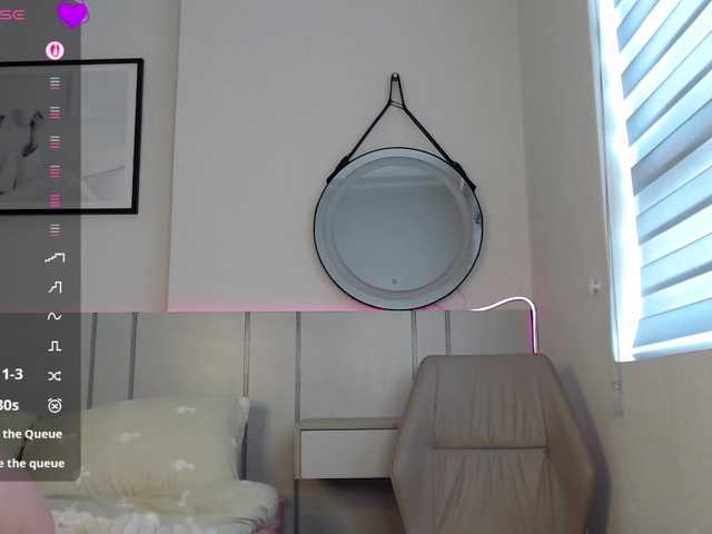Red-RoxyFoxy live cam on BongaCams