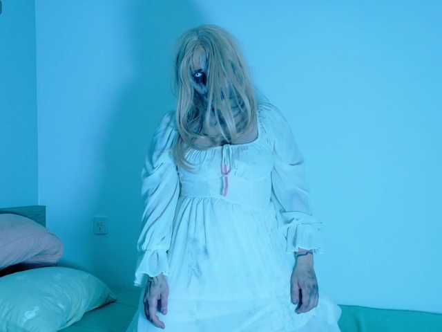Red-RoxyFoxy live cam on BongaCams