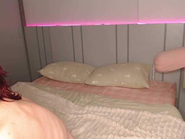 Red-RoxyFoxy live cam on BongaCams