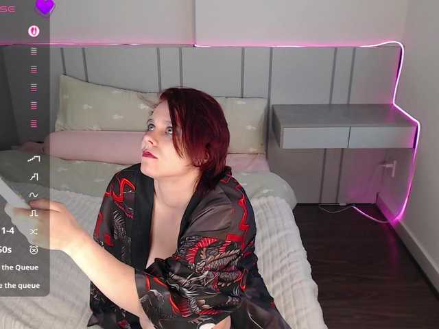 Red-RoxyFoxy live cam on BongaCams