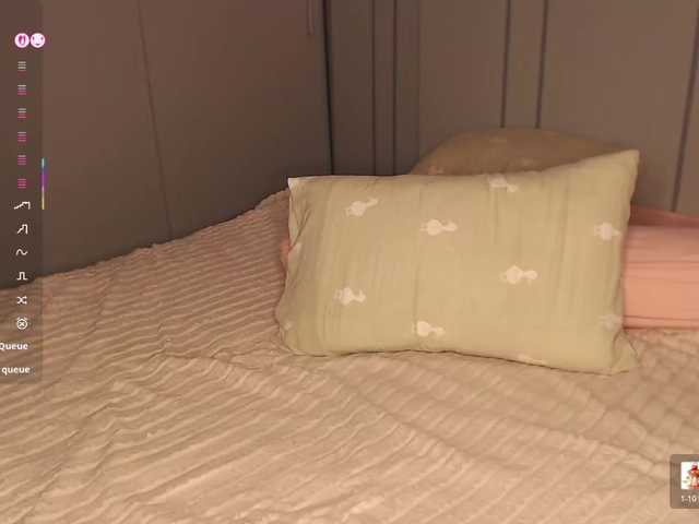 Red-RoxyFoxy live cam on BongaCams