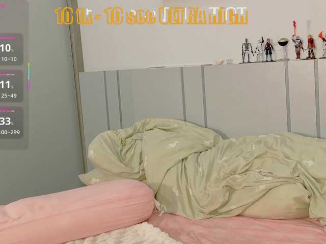 Red-RoxyFoxy live cam on BongaCams