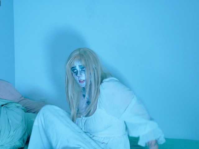 Red-RoxyFoxy live cam on BongaCams
