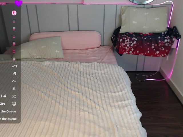 Red-RoxyFoxy live cam on BongaCams