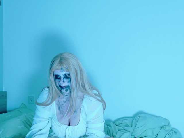 Red-RoxyFoxy live cam on BongaCams