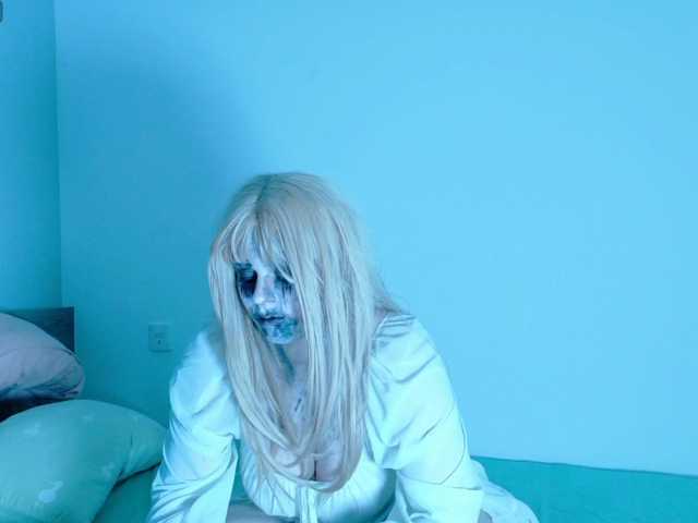 Red-RoxyFoxy live cam on BongaCams
