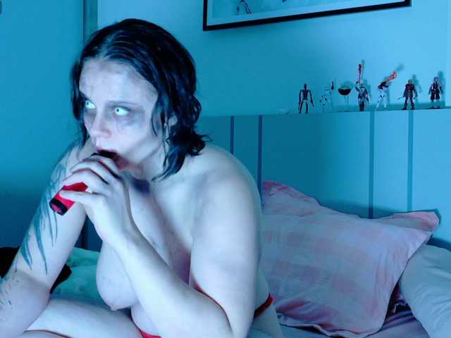 Red-RoxyFoxy live cam on BongaCams