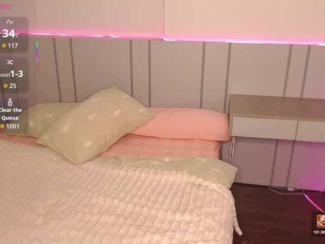 Red-RoxyFoxy live cam on BongaCams