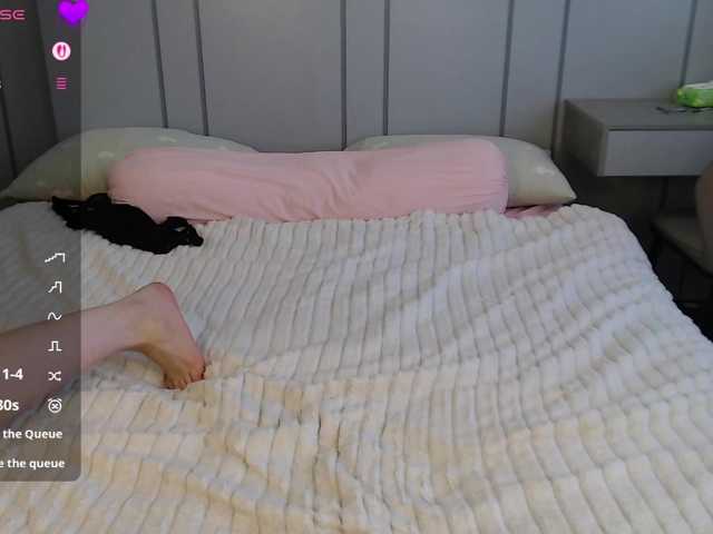 Red-RoxyFoxy live cam on BongaCams