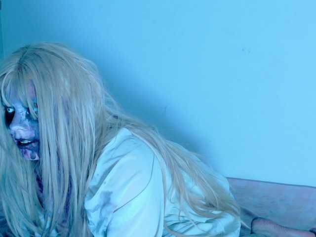 Red-RoxyFoxy live cam on BongaCams