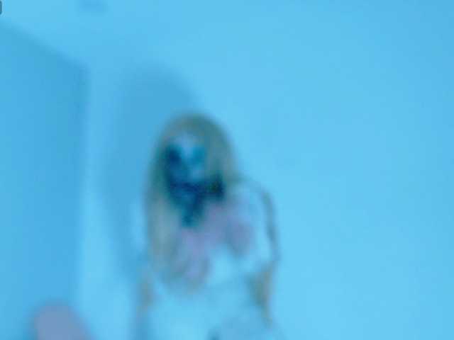 Red-RoxyFoxy live cam on BongaCams
