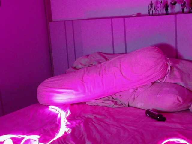 Red-RoxyFoxy live cam on BongaCams