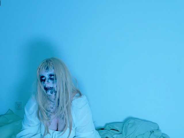 Red-RoxyFoxy live cam on BongaCams