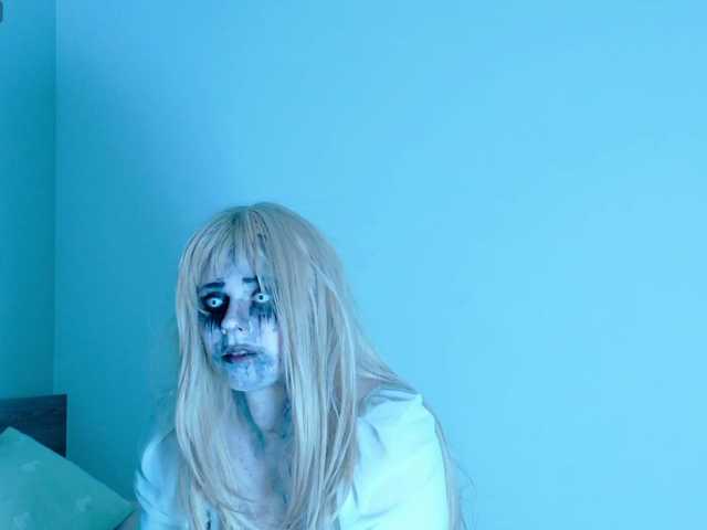 Red-RoxyFoxy live cam on BongaCams