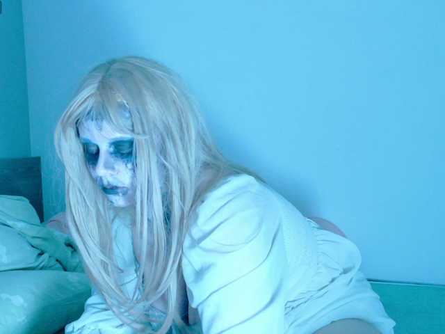 Red-RoxyFoxy live cam preview