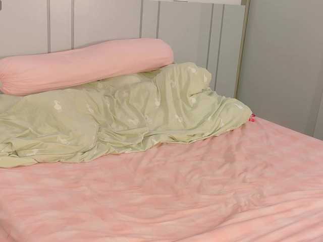 Red-RoxyFoxy live cam on BongaCams
