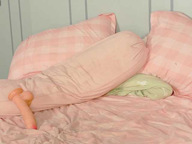 Red-RoxyFoxy live cam preview