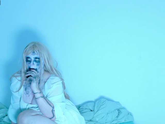 Red-RoxyFoxy live cam on BongaCams