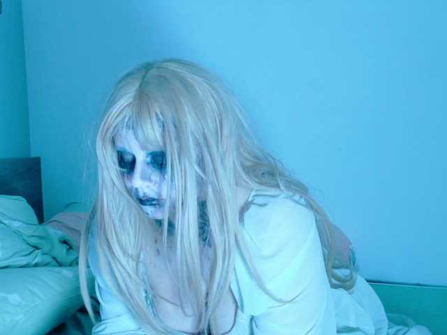 Red-RoxyFoxy live cam on BongaCams