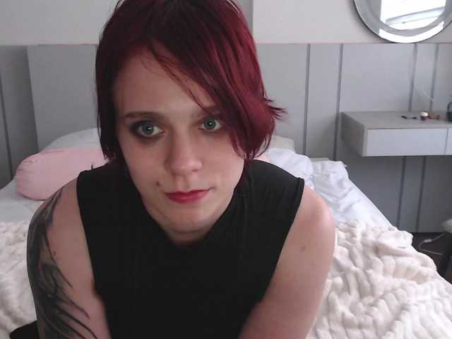 Red-RoxyFoxy live cam on BongaCams